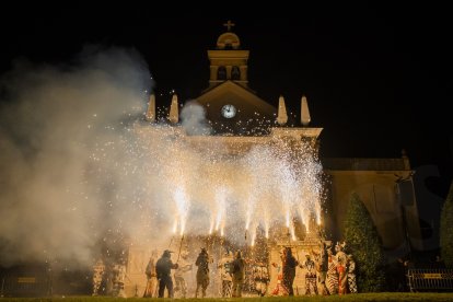 Bajada del Ball de Diables de Reus.
