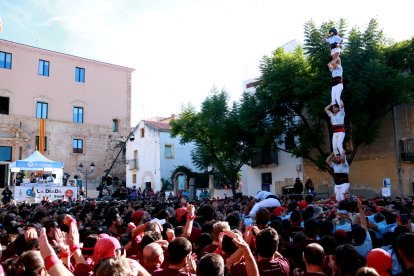 Els Nois de la Tore culminen el 5 de 7 amb l'agulla 5 de 7 en la primera jornada del Concurs de Castells