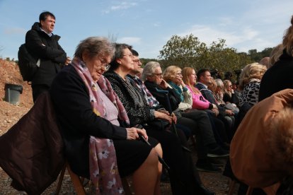 La Roser Alsina i la seva família, durant l'homenatge al Memorial de les Camposines en què s'ha recordat al seu pare