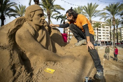 Figuras del Pessebre de Sorra en el Parque del Pinar del Perruquet en la Pineda.