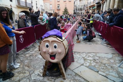 Imagen del tió «más largo del mundo» de Alcover.