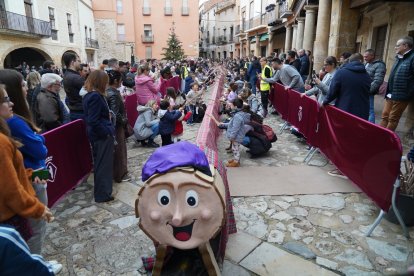 Imagen del tió «más largo del mundo» de Alcover.