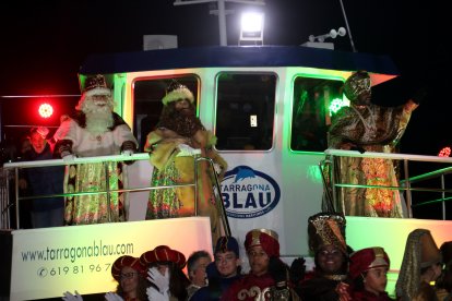 Els Reis Mags d'Orient arribant en vaixell al barri del Serrallo de Tarragona