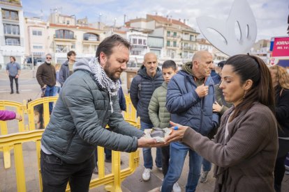 Tast popular de bao de carxofes a Cambrils.
