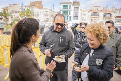 Tast popular de bao de carxofes a Cambrils.
