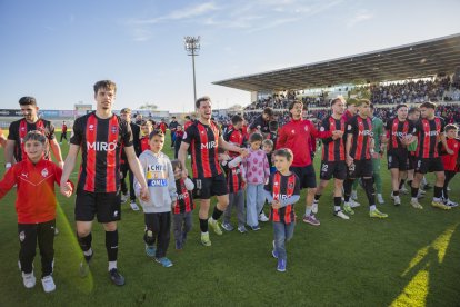 Els jugadors del Reus FC Reddis celebren la victòria davant el Girona B.
