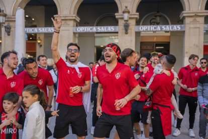 Celebración del ascenso a Segunda RFEF del Reus FC Reddis.