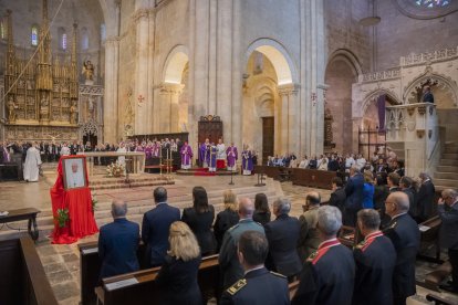 Missa en record del papa Francesc a la Catedral.