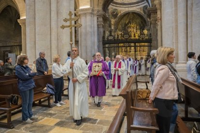Missa en record del papa Francesc a la Catedral.