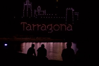 Imatge de l’espectacle de drons, que va tenir lloc ahir a les 22.30 h.