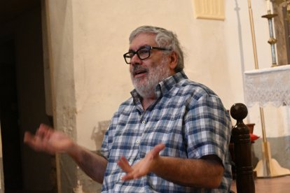 Salvador Palomar ofreció una charla sobre canciones y música popular