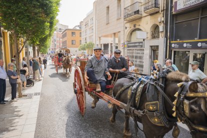 Uno de los momentos del desfile de los Tres Tombs en Reus, reducido a una sola vuelta.