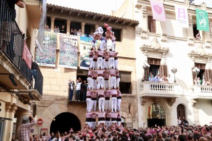 7 de 8 dels Xiquets de Tarragona a la diada de Tots Sants 2025