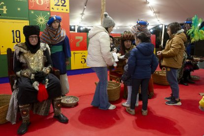 Recollida de cartes dels patges reials a Reus.