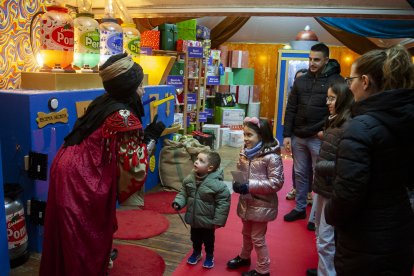 Recollida de cartes dels patges reials a Reus.