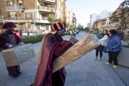 Entrega de regals dels Reis a Cambrils.
