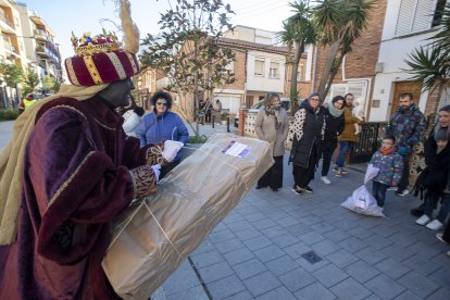 Entrega de regals dels Reis a Cambrils.