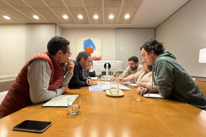 Un instant de la reunió sobre l'estació intermodal de Vila-seca.