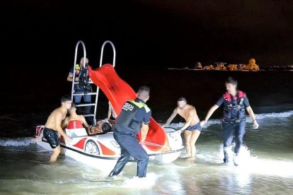 Una imatge del rescat a Salou on va participar Cristóbal Alcoba.