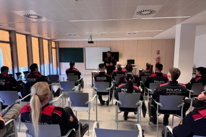 'Briefing' del torn de tarda on participa Cristóbal Alcoba.