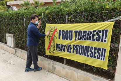 La retirada de les torres ha estat una reclamació històrica veïnal vigent durant cinquanta-tres anys.