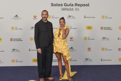 Els presentadors de la Gala Soles 2026 celebrada avui al vespre a Tarragona, Jorg Ponce i Lorena Castell.