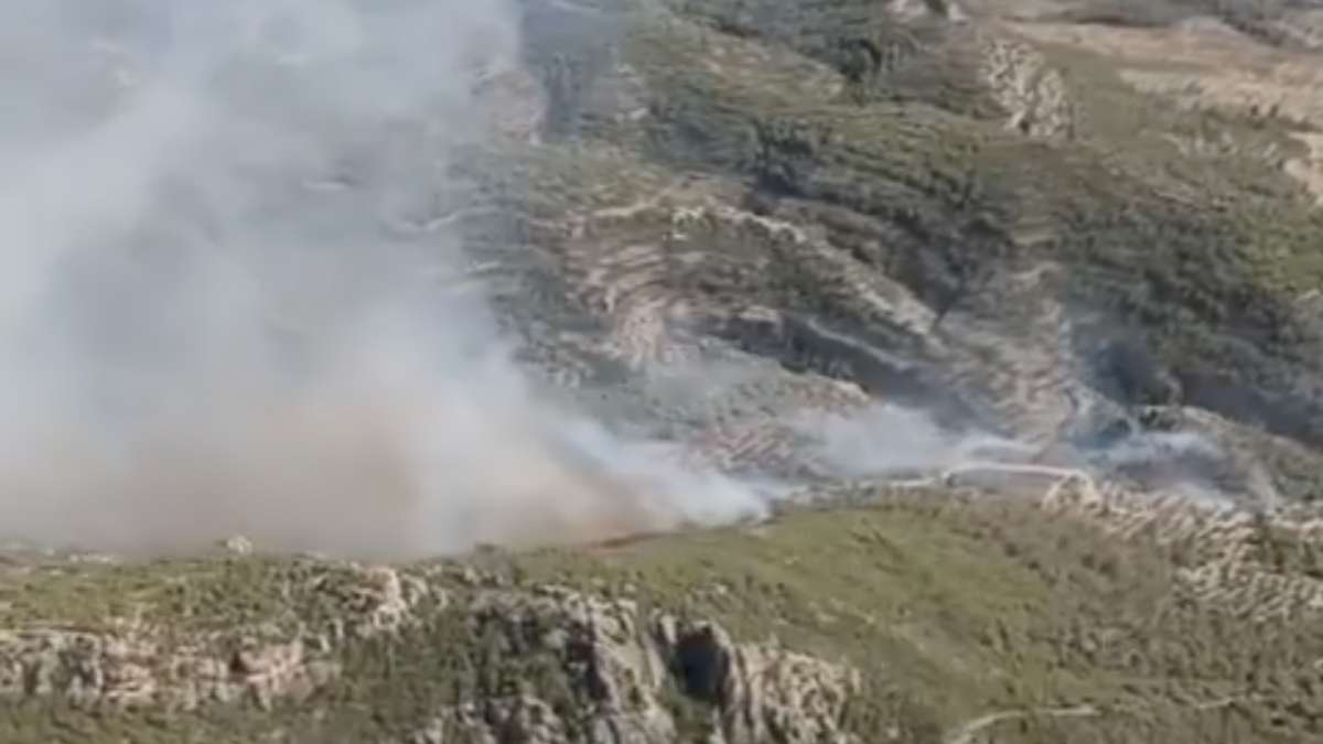 Els incendis del Priorat ja han cremat 80 hectàrees a Cabacés i 20 a Porrera