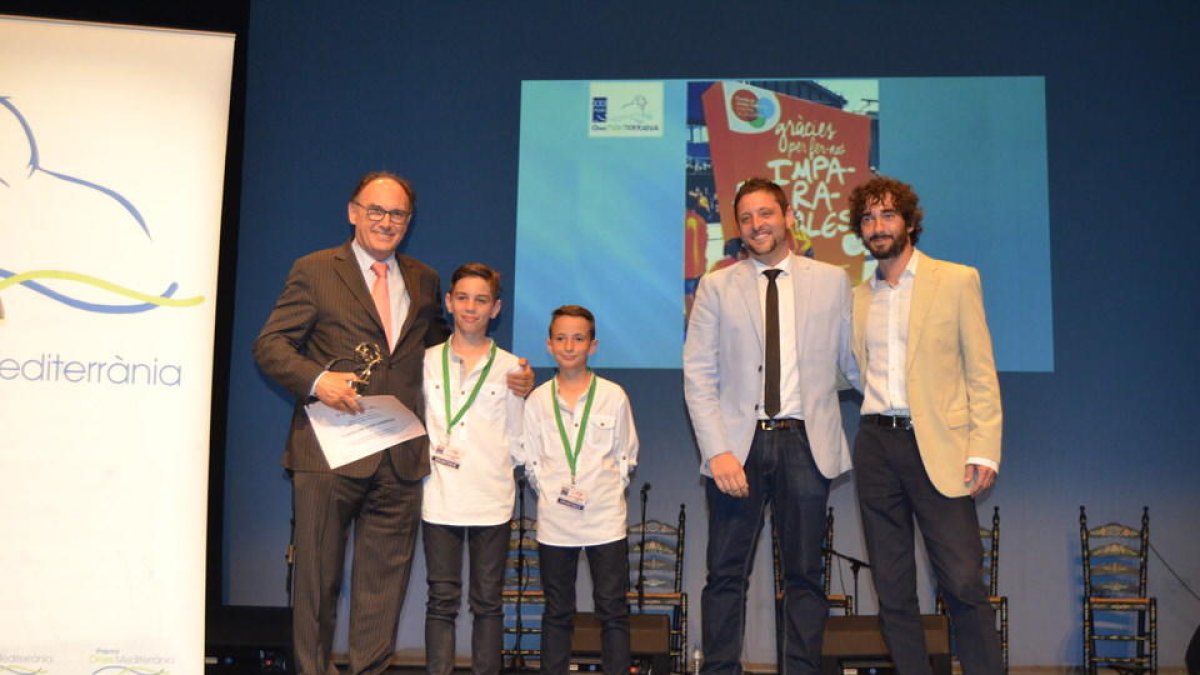 La 22a edició dels Premis Ones Mediterrània, impulsats per Mare Terra Fundació Mediterrània, han omplert el Teatre Metropol de gom a gom. L'acte ha estat presentat pels periodistes Raquel Martínez, Albert Jansà i Juan Carlos Ruiz, i ha comptat amb les actuacions del  ballarí Francis Núñez i de La Maleta de Papel Teatro.