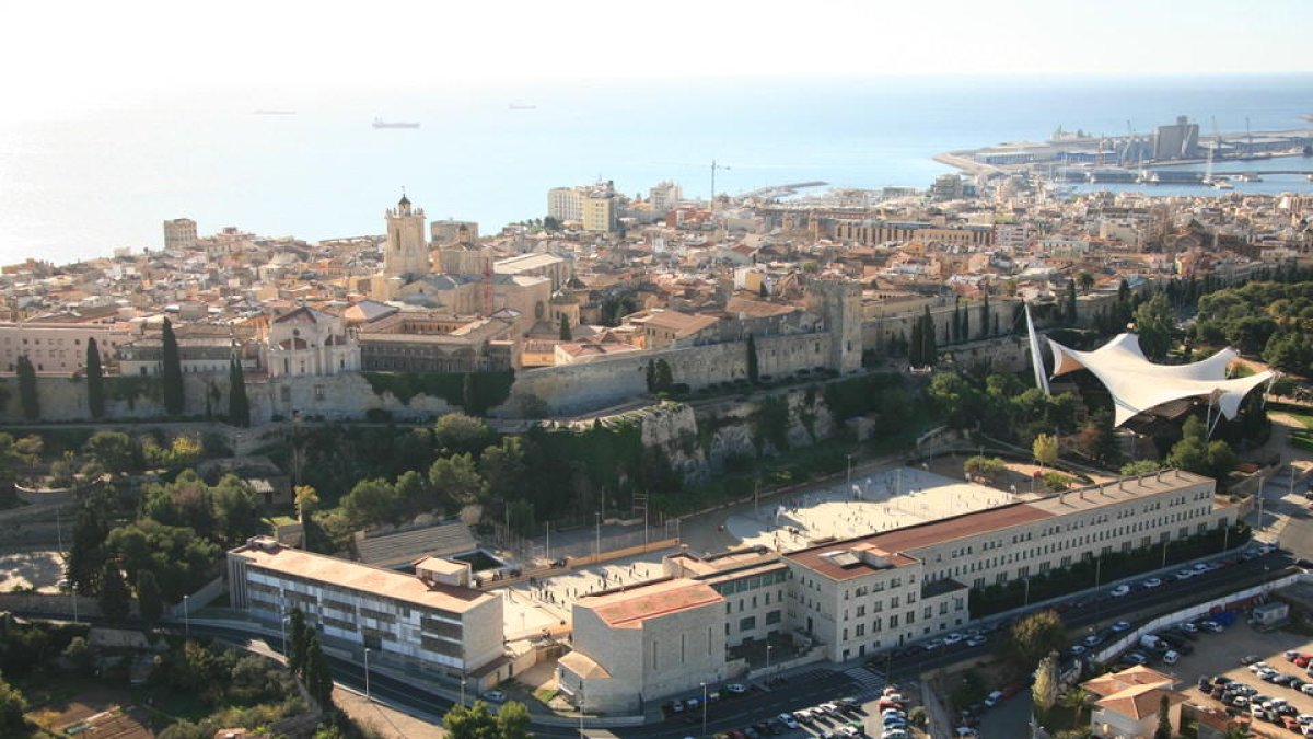 El col·legi Sant Pau Apòstol de Tarragona va néixer l'any 1966, i aquest 2016 celebra els 50 anys. Per tal de commemorar la data, des del centre s'han organitzat tot un conjunt d'activitats.