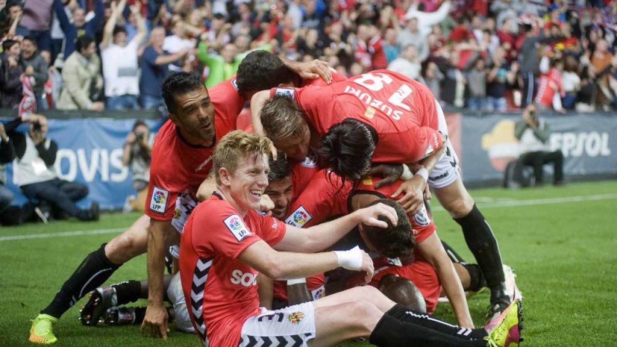 Imatges del partit que va enfrontar el Nàstic amb l'Osasuna el 25 de maig de 2016