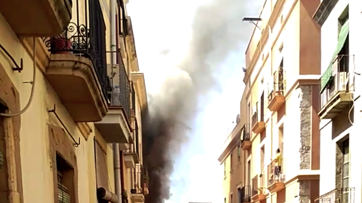 Incendi en un habitatge del carrer Major de Tarragona.