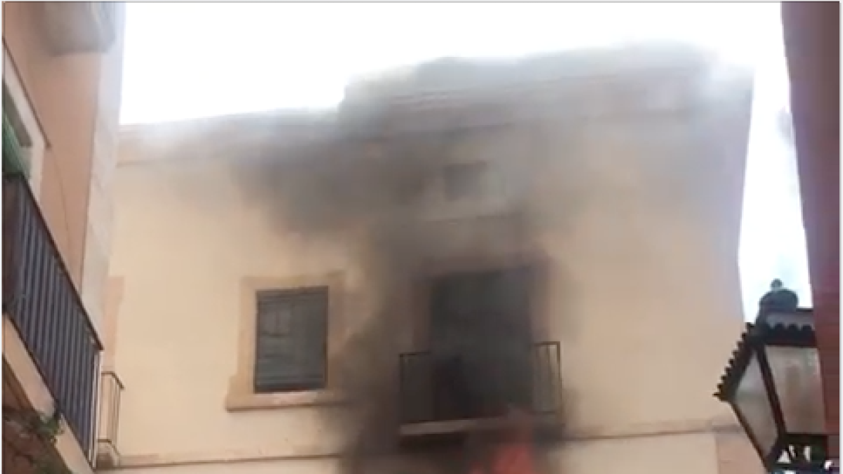Incendi en un habitatge del carrer Major (I)