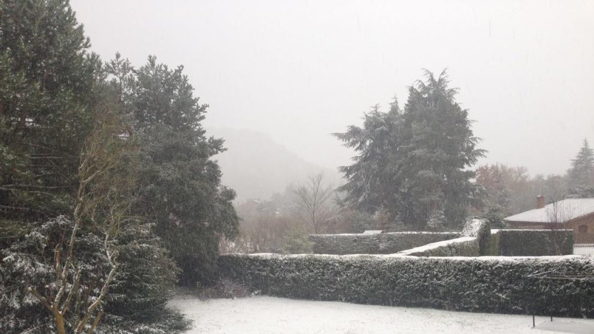 Imatges de la nevada a Prades i Vilanova de Prades