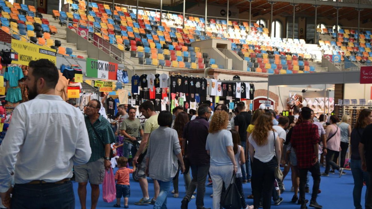 Segona edició del Radical Market, la fira dels descomptes, a la Tarraco Arena Plaça.