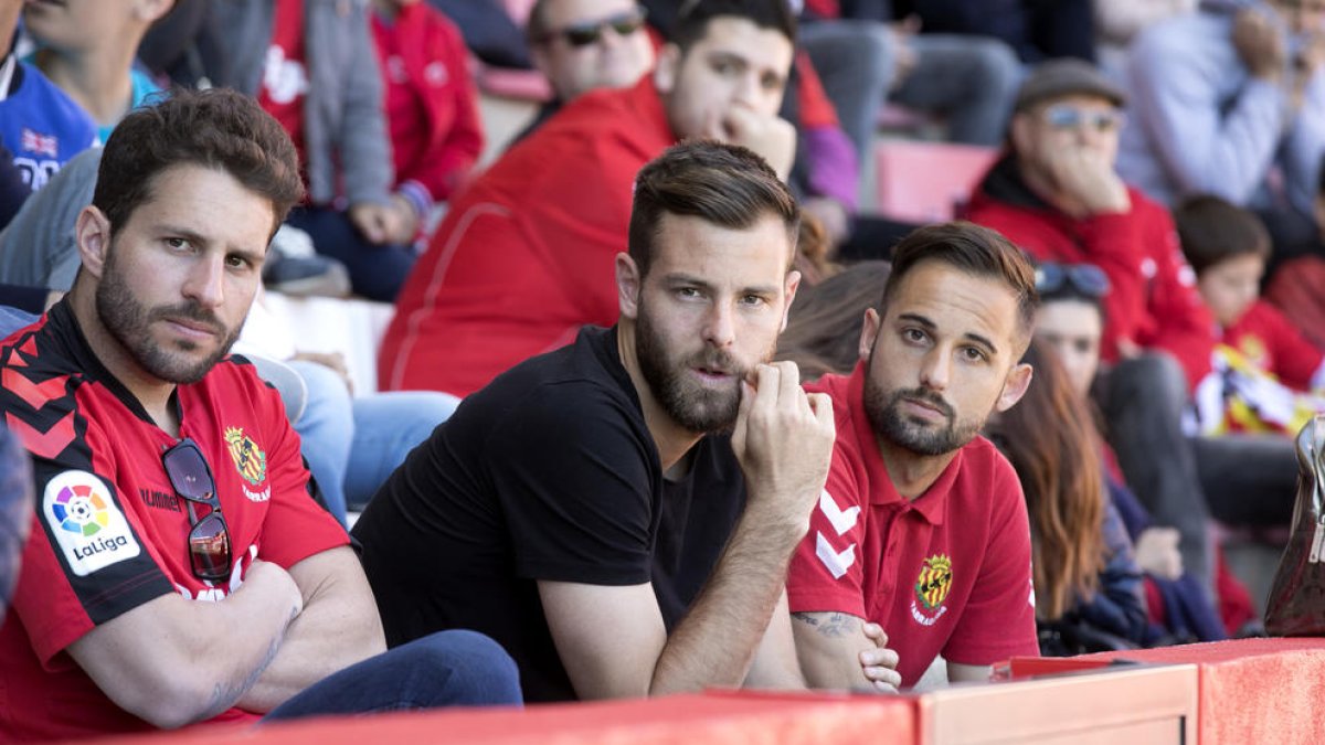 Más de 8.000 espectadores han presenciado el partido en el Nuevo Estadio.