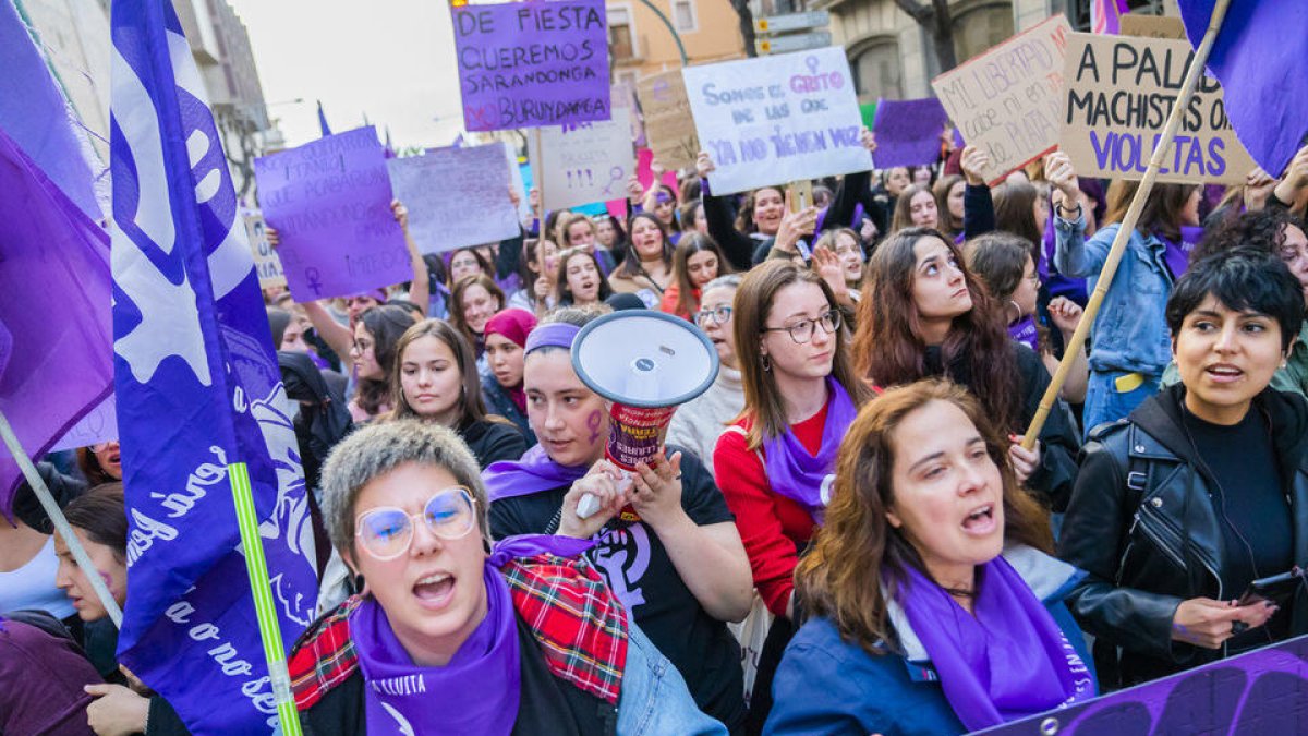 Recull de les millors imatges de la manifestació del Dia de la Dona a Tarragona