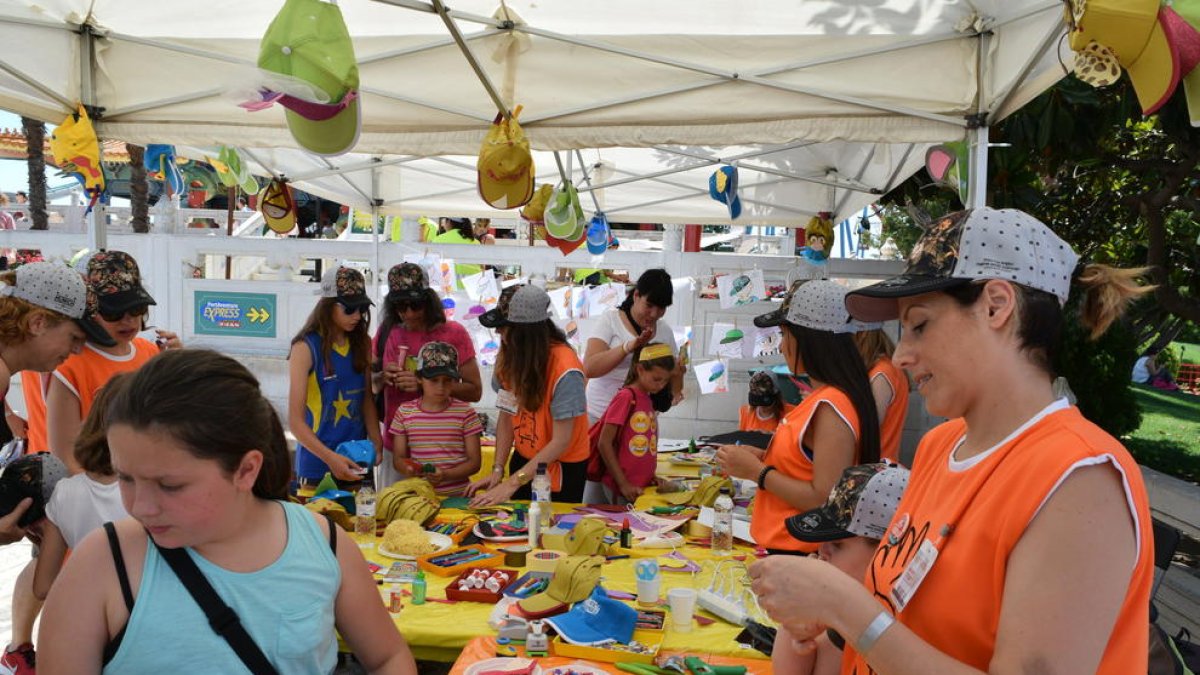 Quinzena edició del 'Posa't la gorra' al Port Aventura, campanya per recollir fons per a la lluita contra el càncer infantil.