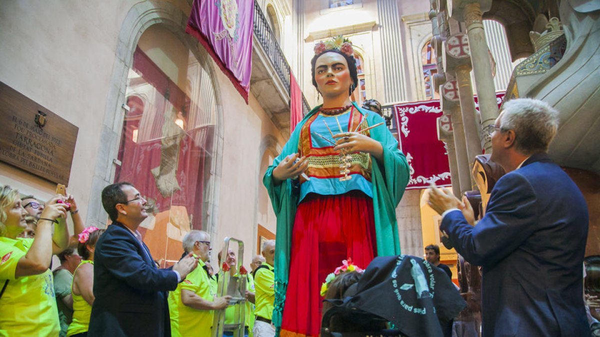 La geganta Frida s'unirà a la Festa per tothom.