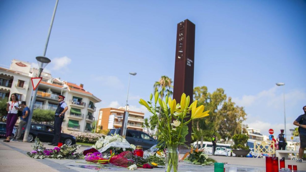 Imatges de l'homenatge a les víctimes del 18-A, en el qual hi ha assistit el President de la Generalitat, Quim Torra
