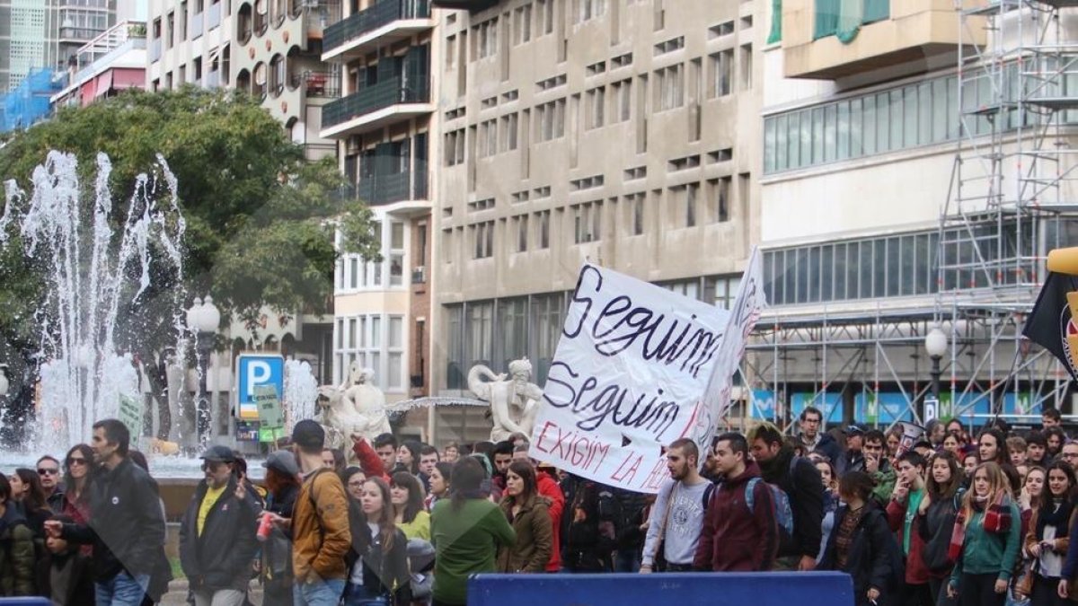 Manifestación profesores y estudiantes