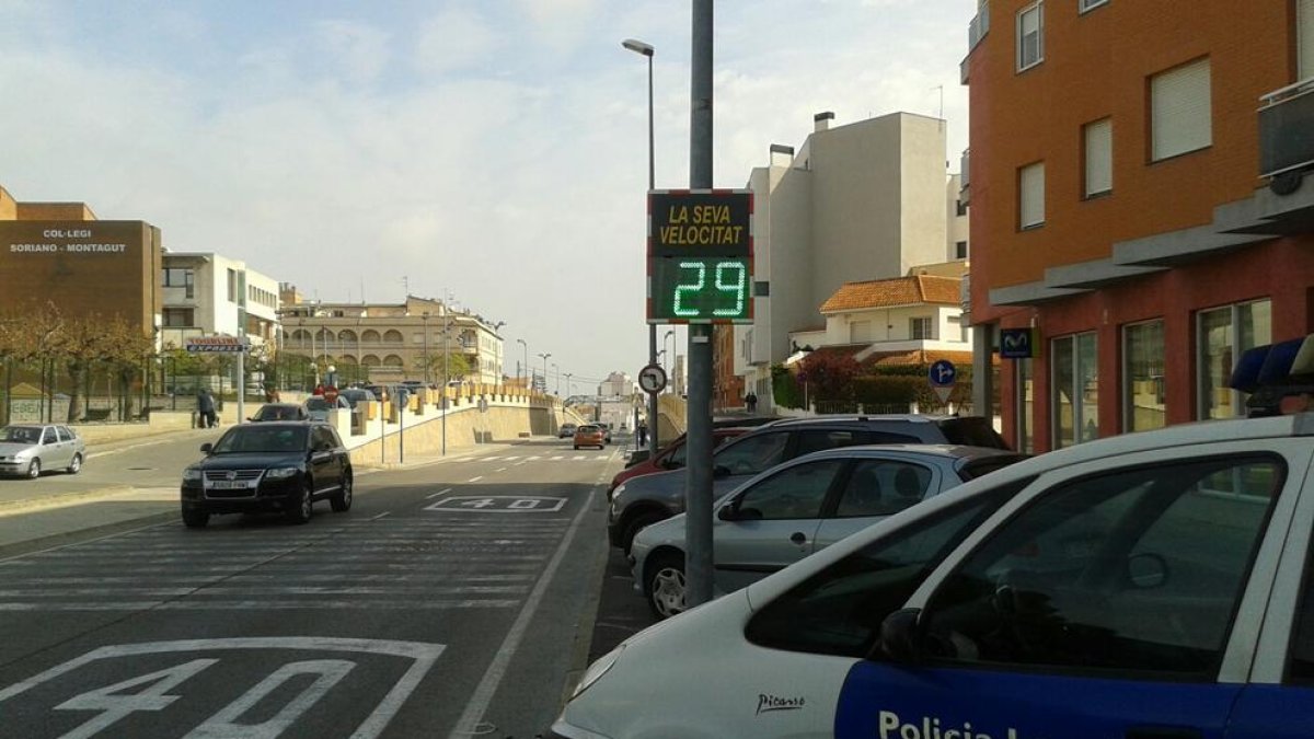 La Policia Local d'Amposta instal·la un radar mòbil que, a priori, no servirà per multar