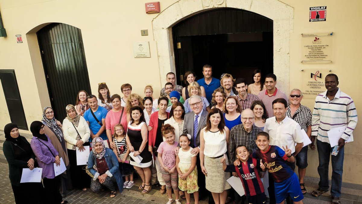 Imagen conjunta del acto de clausura de los cursos.