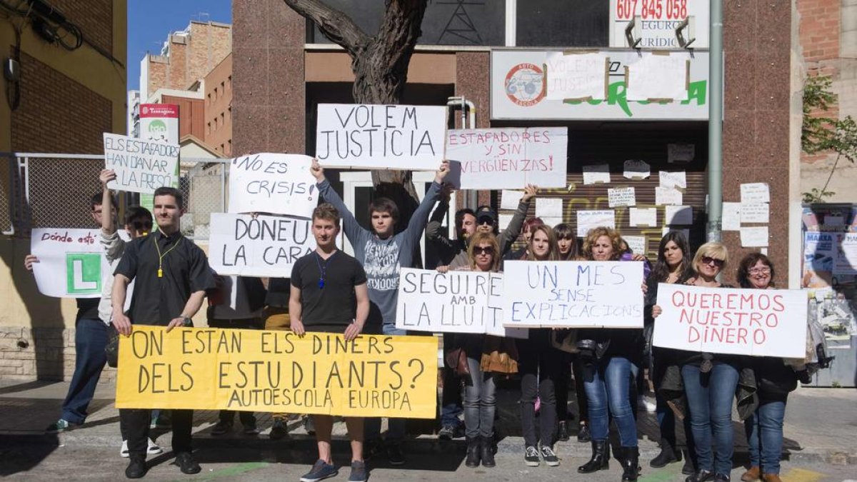 Citan a testificar a los afectados por el cierre de la autoescuela Europa