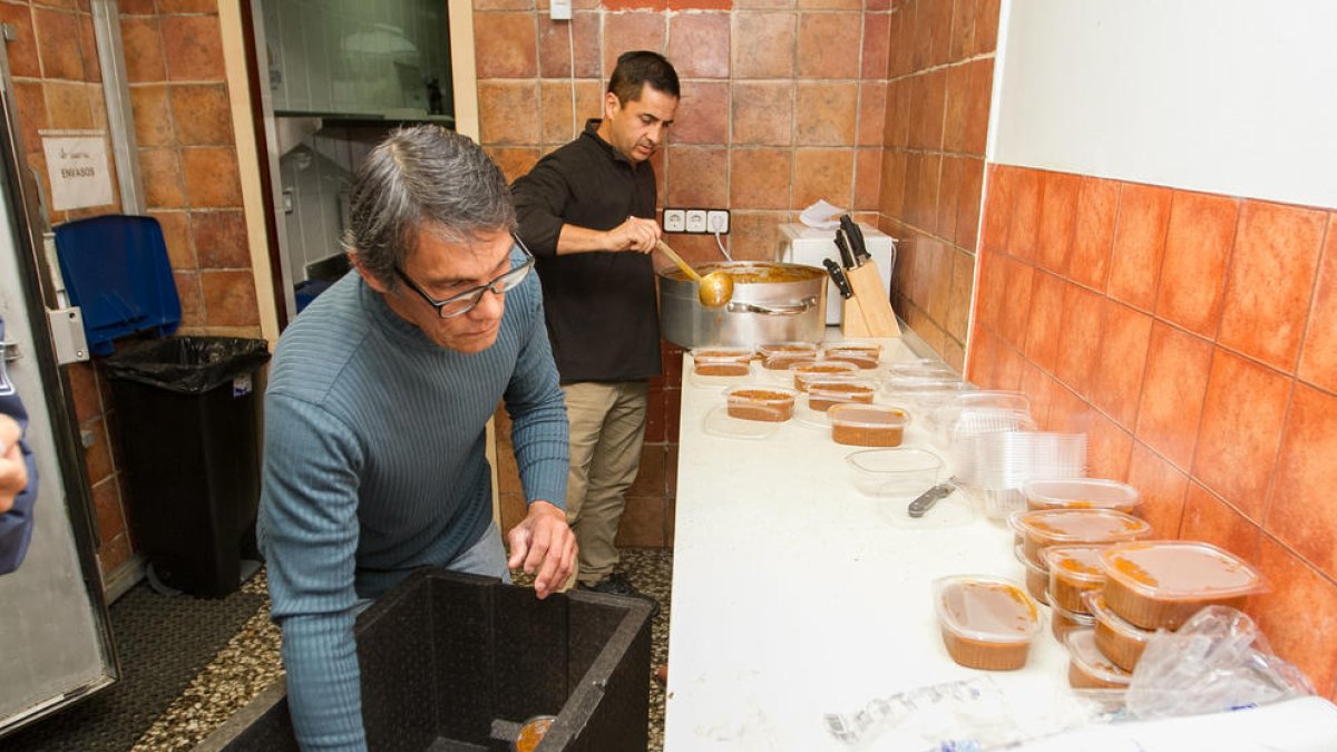 El menjador social de Bonavista atén 190 usuaris cada dia