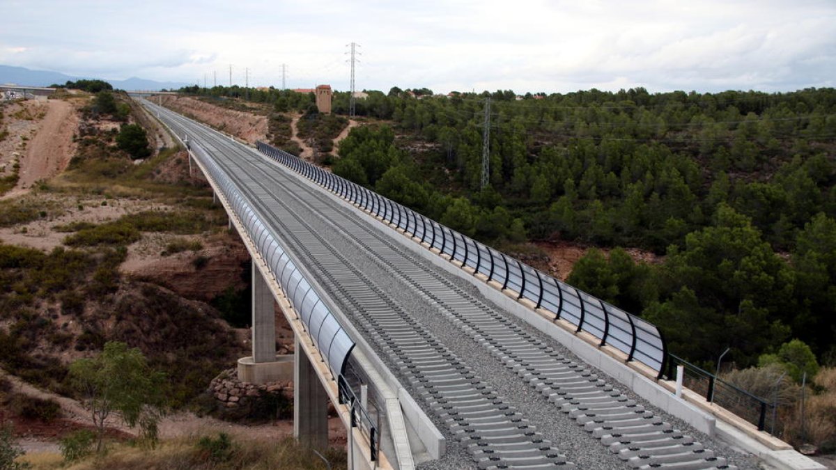 Viaducto del Corredor del Mediterráneo en Hospitalet de l'Infant.