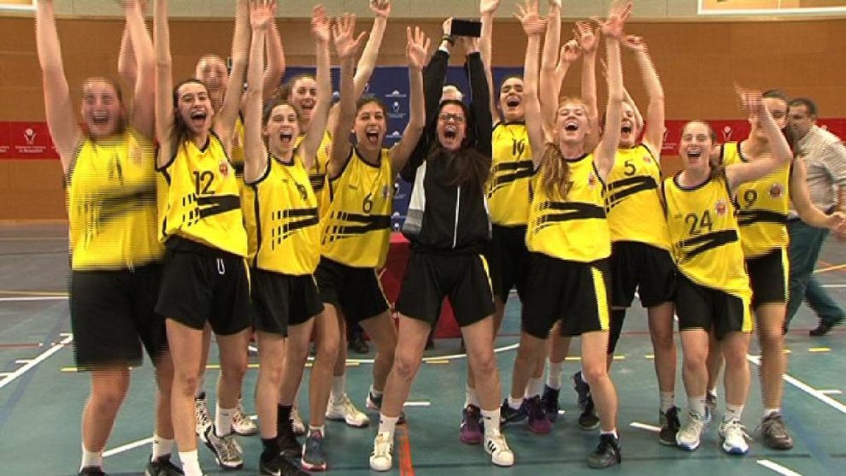 El equipo femenino de Basket Almeda gana el Campeonato de Cataluña de Baloncesto Femenino