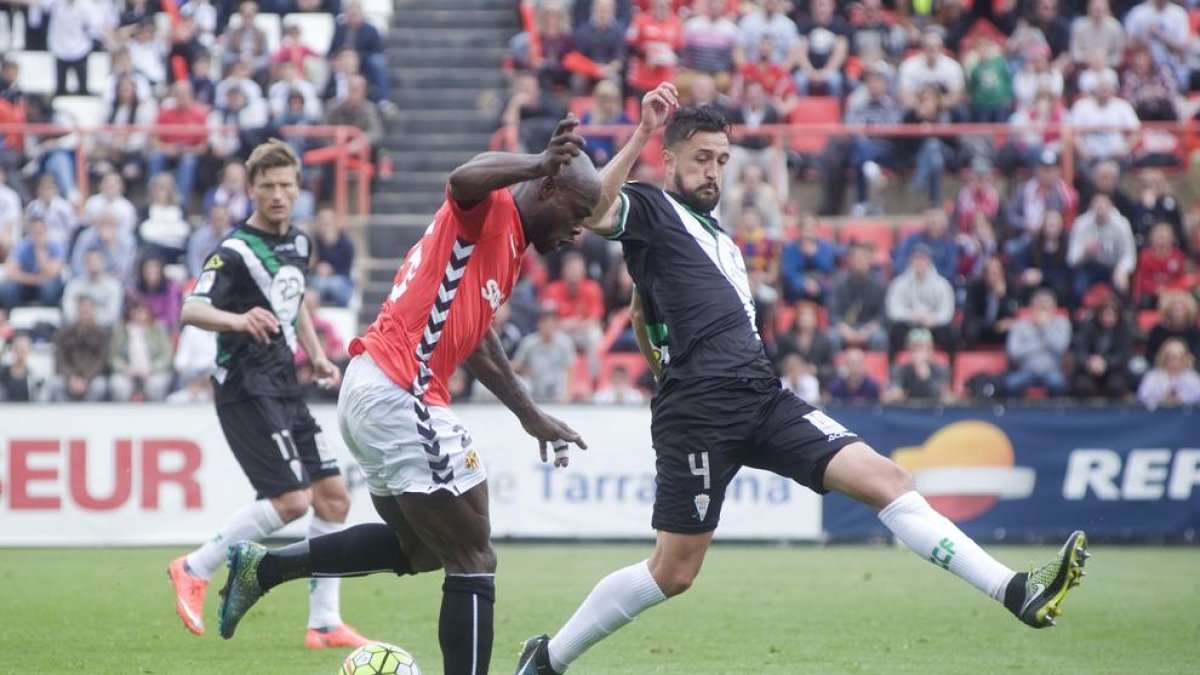 Emaná va tornar bojos els contraris i va ser el millor futbolista del conjunt local diumenge.