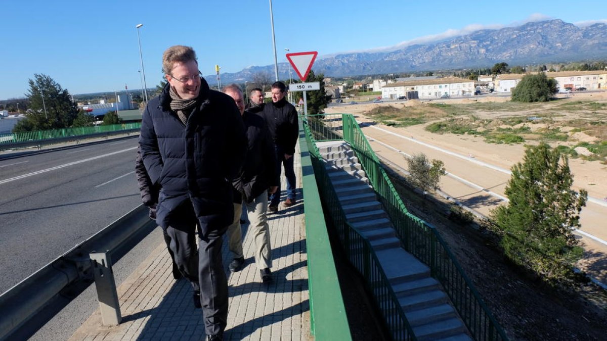 L'alcalde de Tortosa, Ferran Bel, visita les obres de millora dels accessos del pont de Tirant lo Blanc. Imatge de l'11 de març de 2016