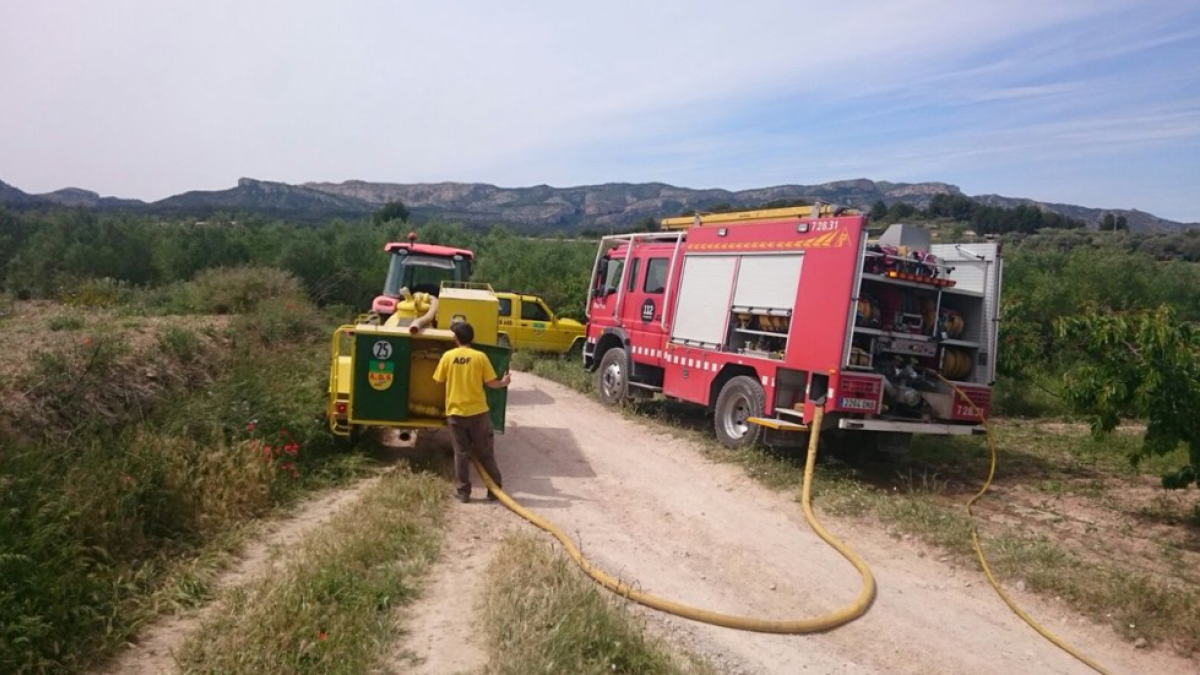 Un incendio quema 0,9 hectáreas en El Pinell de Brai