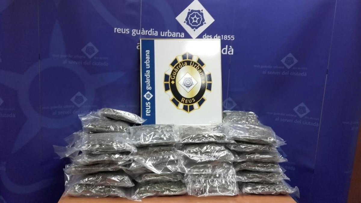 Detenen un home a Reus que portava 23 kg de marihuana